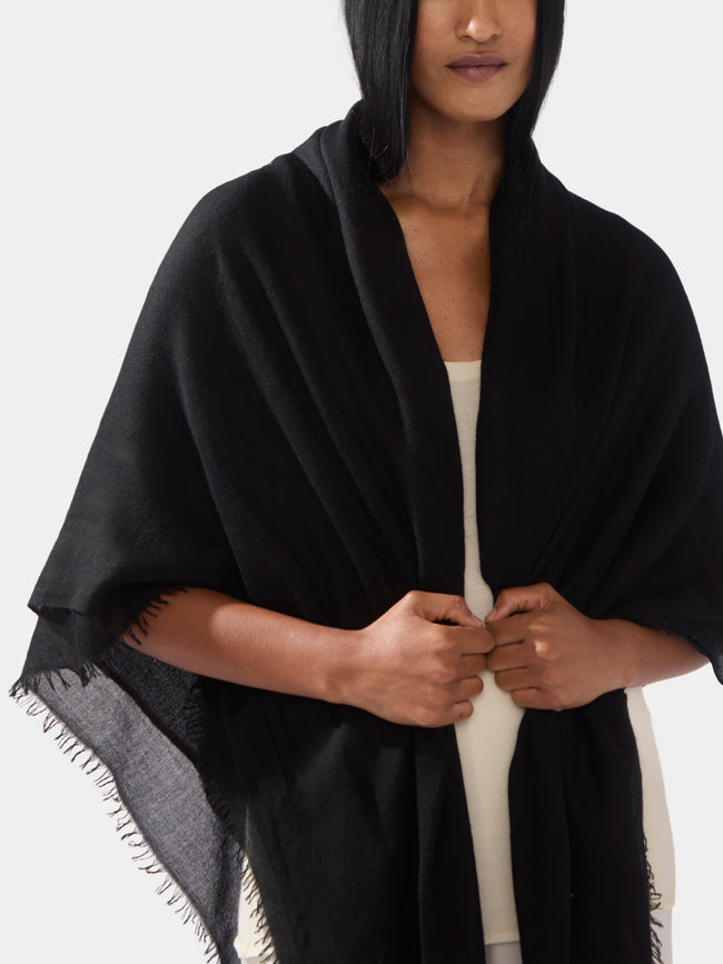 Ryan Roche - Extra-Fine Cashmere Scarf | One Size - Black - ABASK