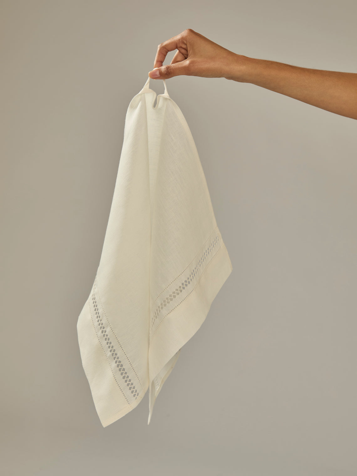 Volga Linen - Diamond-Stitch Linen Hand Towels (Set of 4) - Ivory - ABASK - 