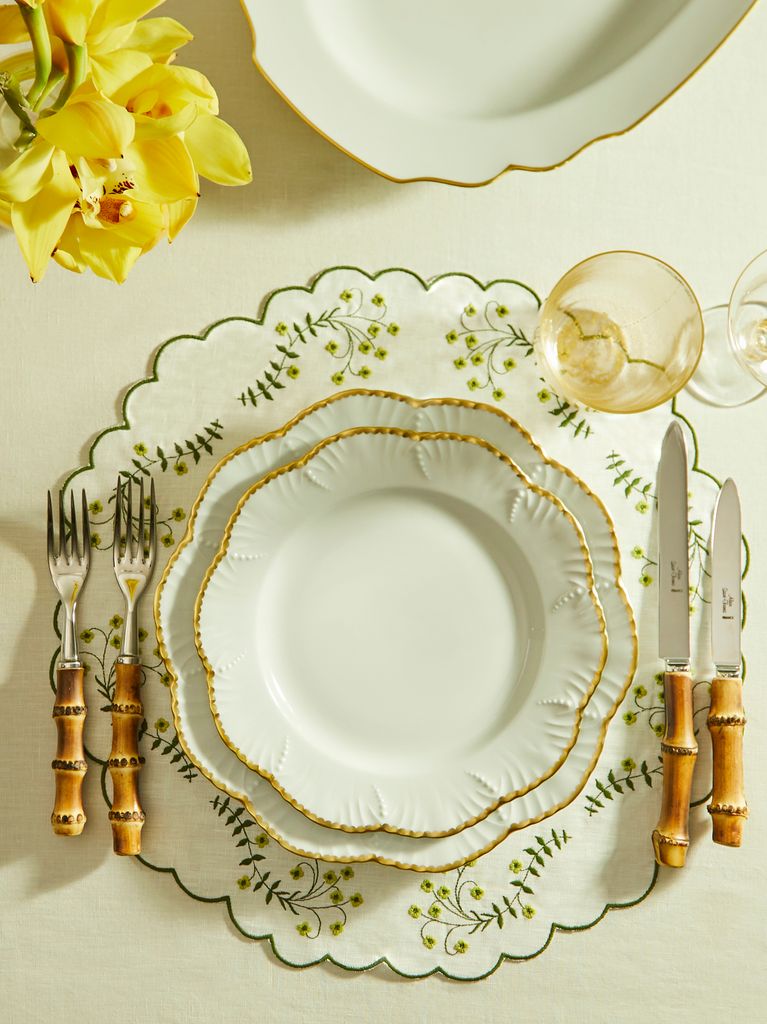 Simple Dentelle Hand-Painted Porcelain Dinner Plate