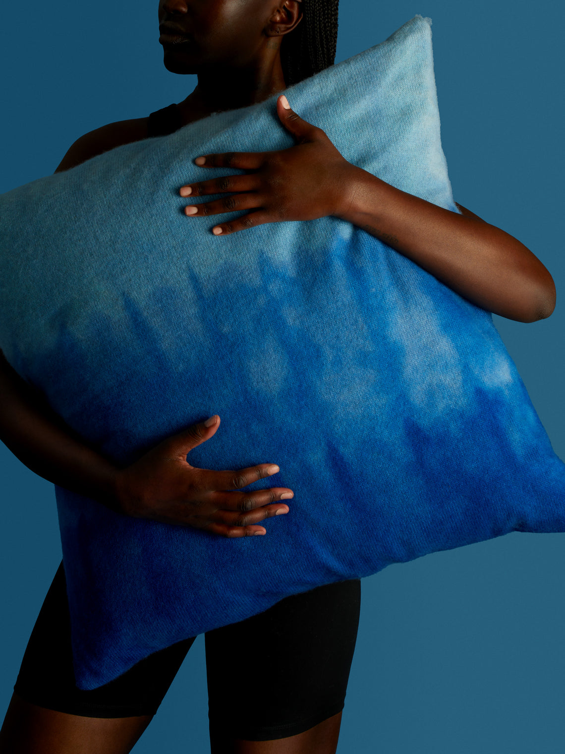 The Elder Statesman - Gradient Hand-Dyed Cashmere Pillow - Blue - ABASK