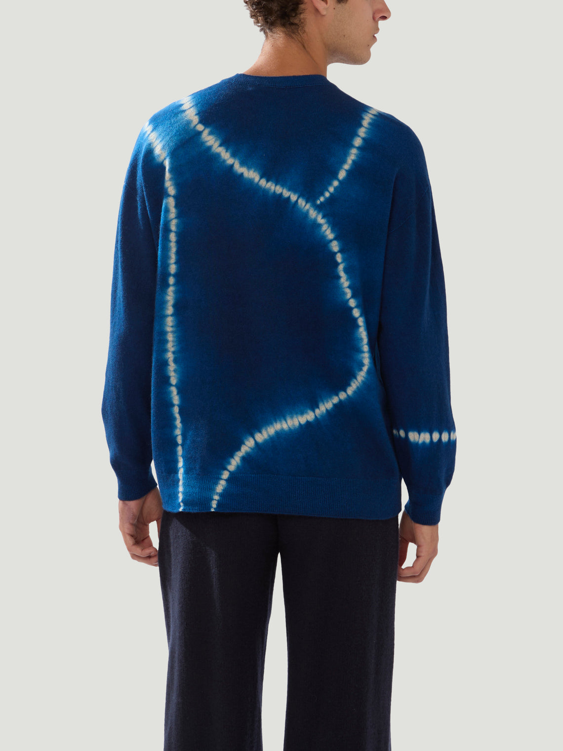 Suzusan - Men's Shibori Cashmere Seamless Wide Crew-Neck Sweater - Blue - ABASK