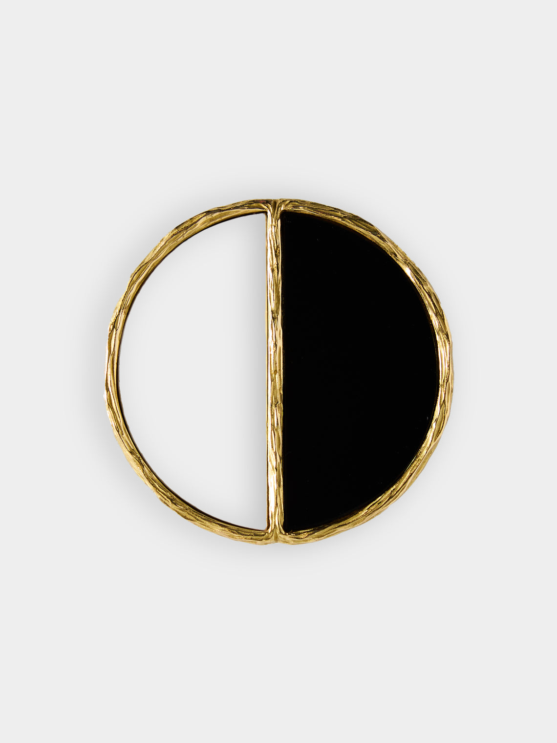 Mahnaz - 1970 Augustin Julia-Plana 18-Karat Yellow Gold, White Agate and Onyx Brooch -  - ABASK - 