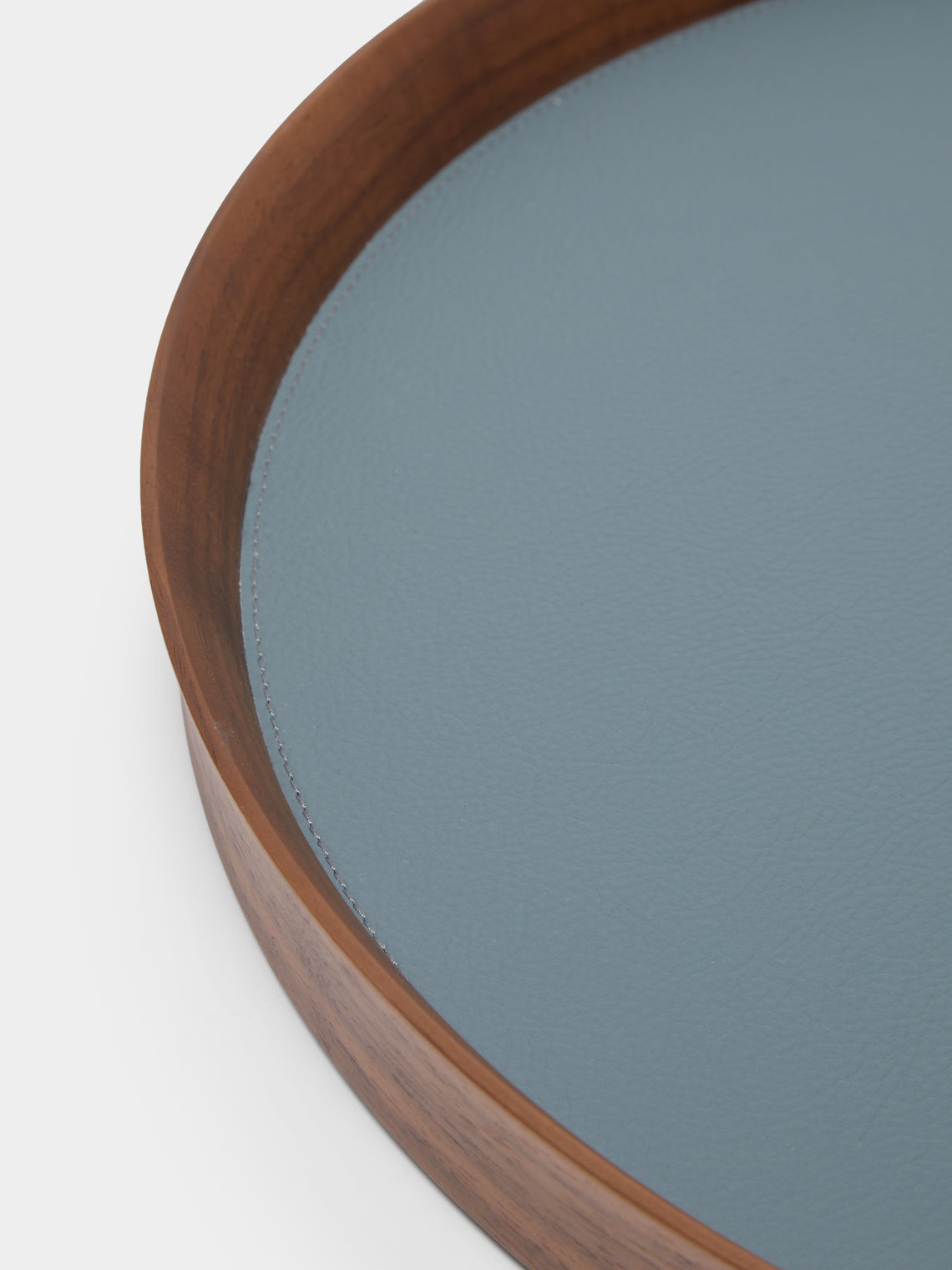 Giobagnara x Poltrona Frau - Walnut Medium Round Tray with Leather Inlay -  - ABASK