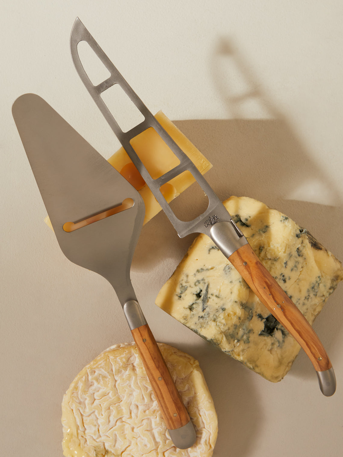 Forge de Laguiole - Barthélemy Olive Wood Cheese Set -  - ABASK