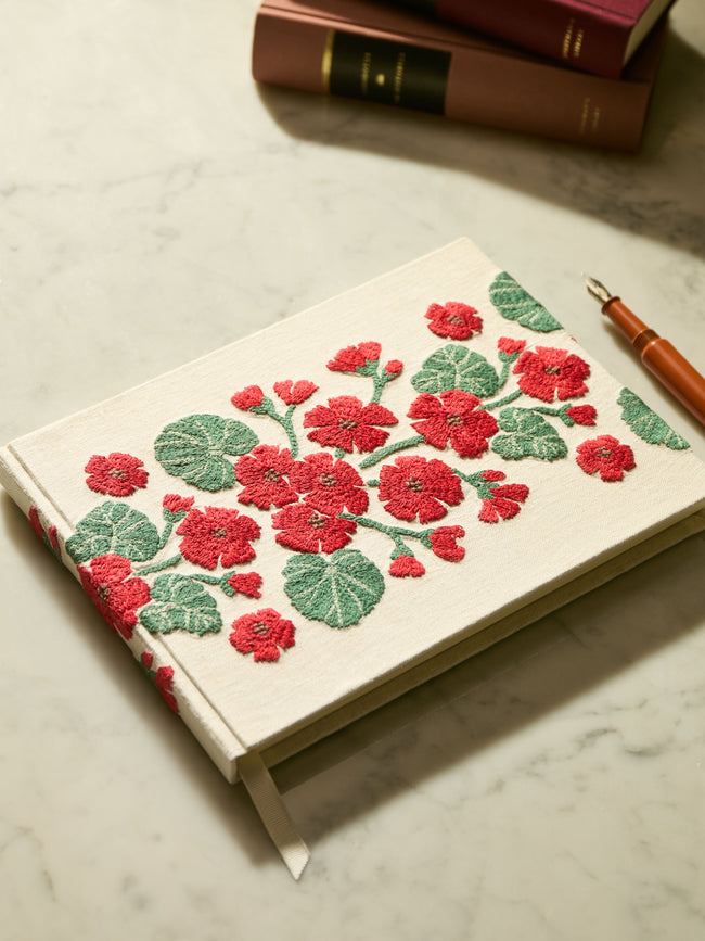 Esencial Hogar - Geranio Embroidered Linen Guest Book -  - ABASK