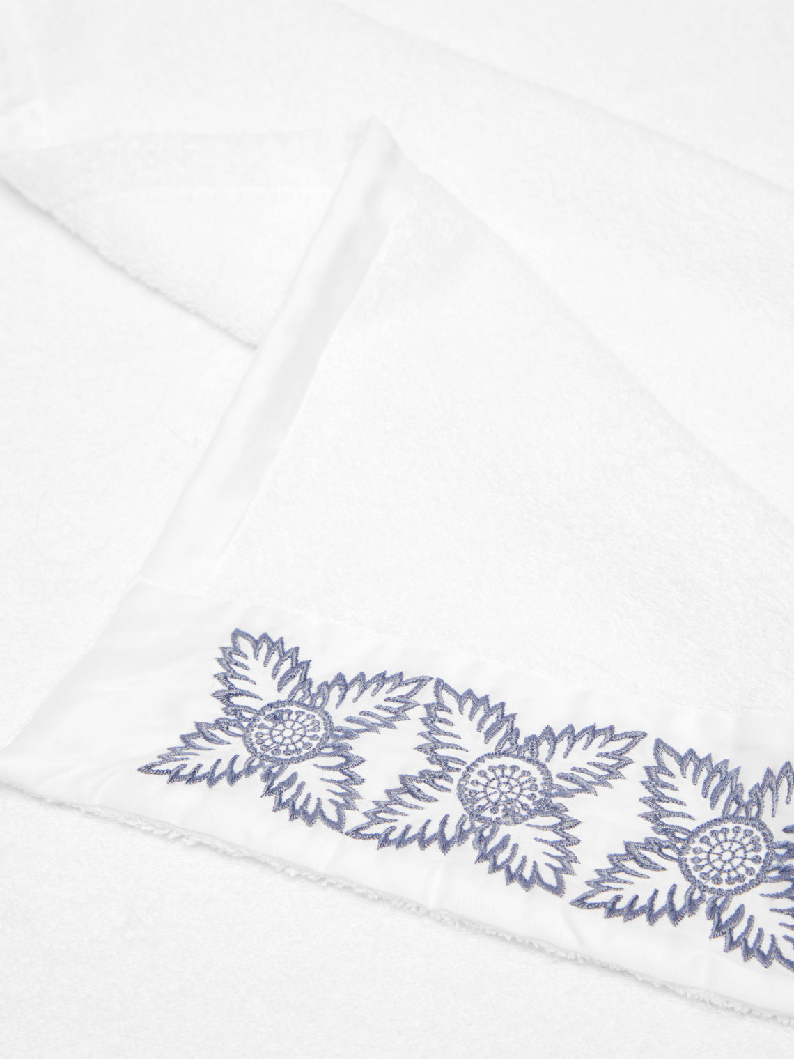 Loretta Caponi - Foliage Hand-Embroidered Cotton Bath Sheet -  - ABASK