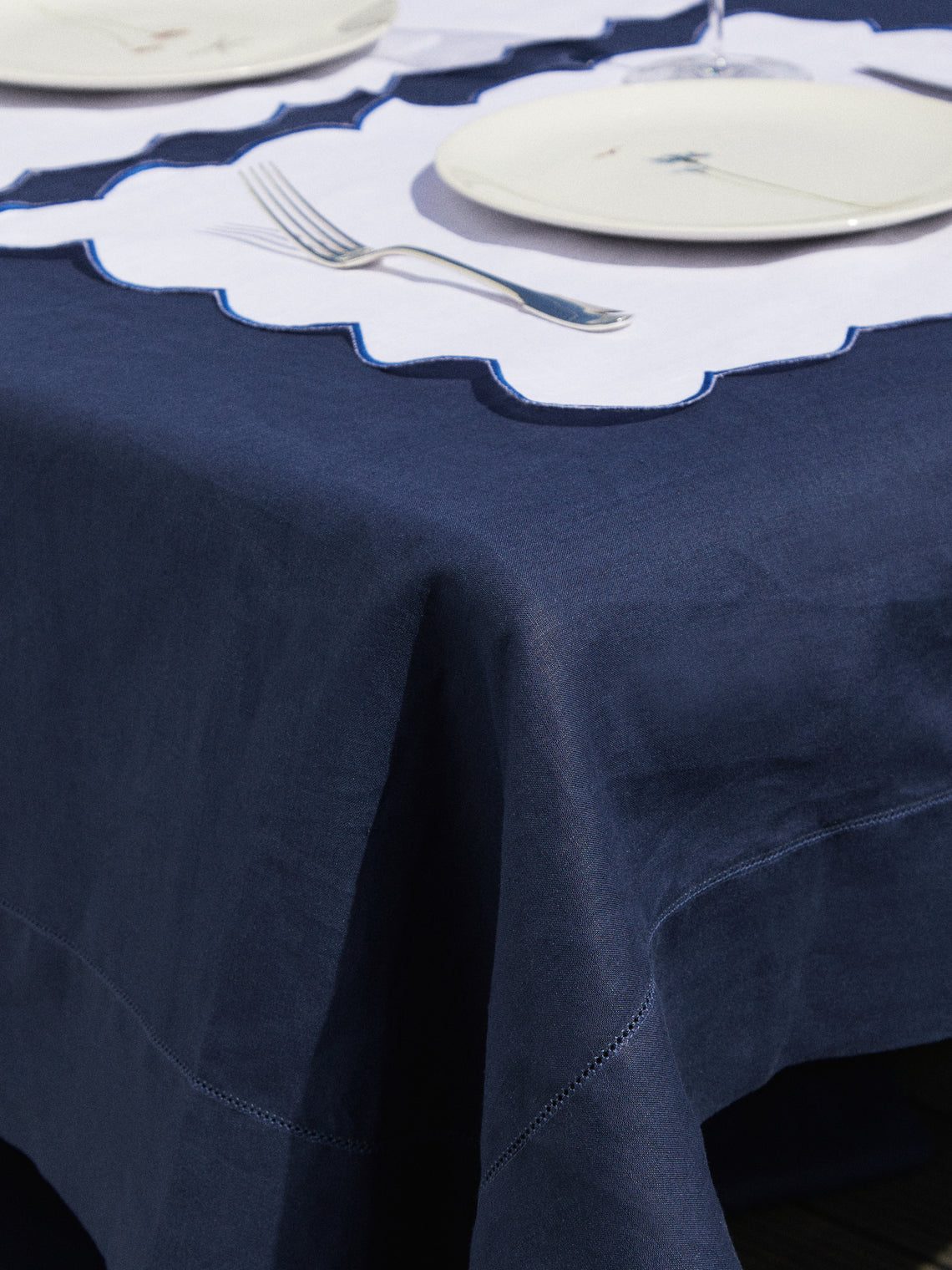 Angela Wickstead - Capri Linen Rectangular Tablecloth - Blue - ABASK