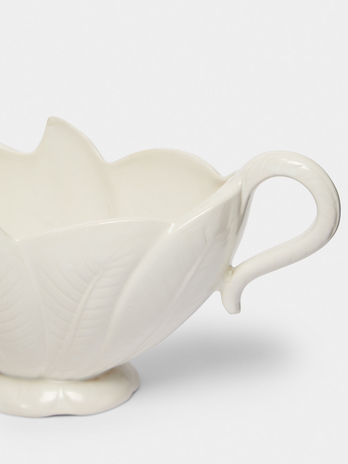 Antique and Vintage - 1930-1940 Leaf Design Mantle Vase - White - ABASK