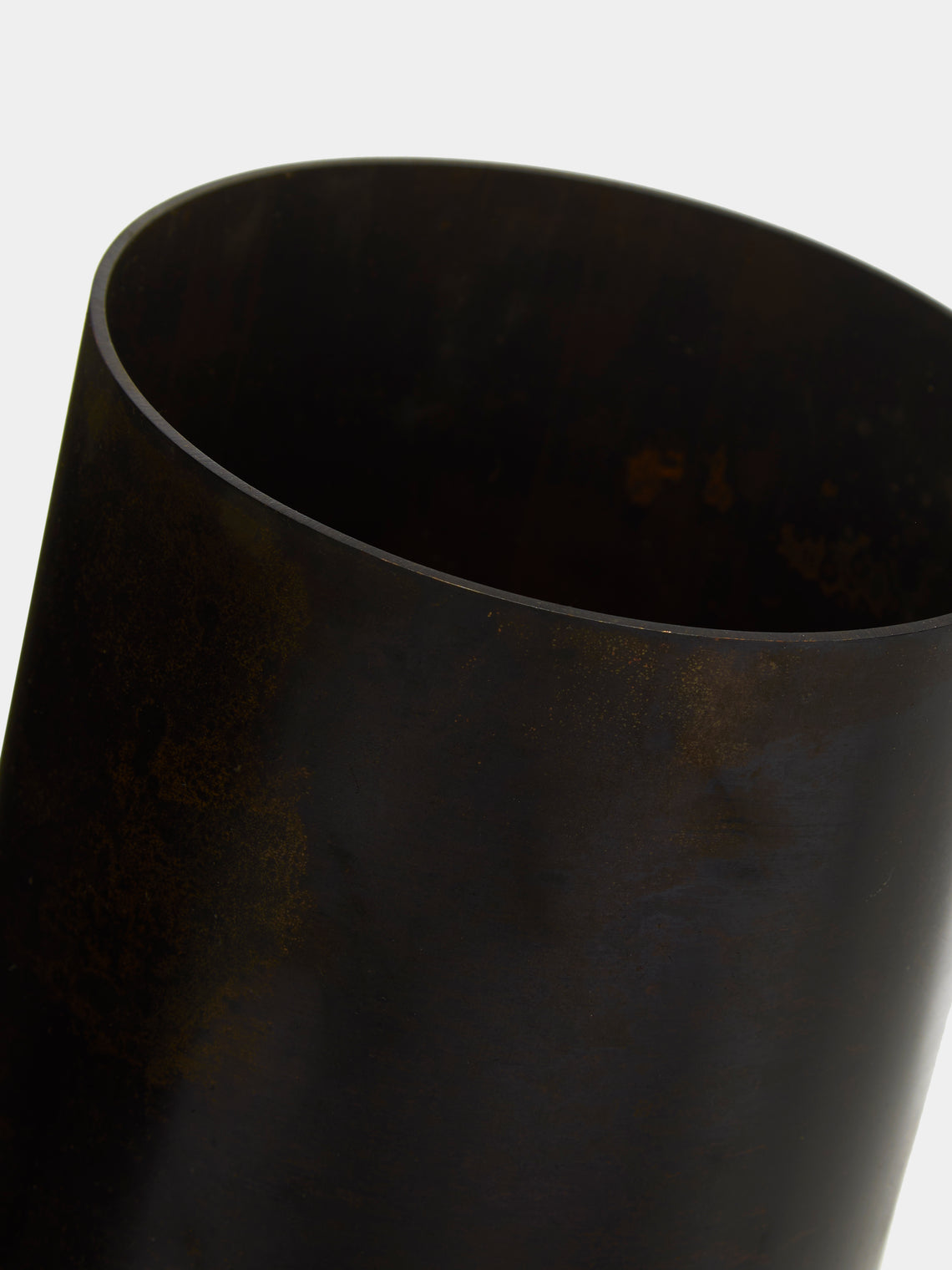 Carl Auböck - Brass and Cast Iron Vase on Pedestal - Black - ABASK